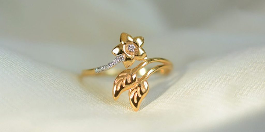 Gold Moissanite Heart Ring For Teen Girls Aesthetic Korean Jewelry For  Weddings And Promise 2023 Fashion Womens Zircon Infinity Band Engagement  Ring KAR346 Z0509 From Lianwu09, $19.08 | DHgate.Com